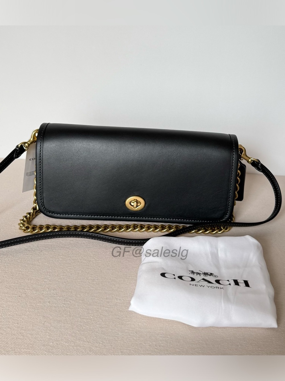 NWT Coach Dinky Shoulder Bag CW641 Black Glovetanned Leather Gold Hardware - Picture 10 of 15